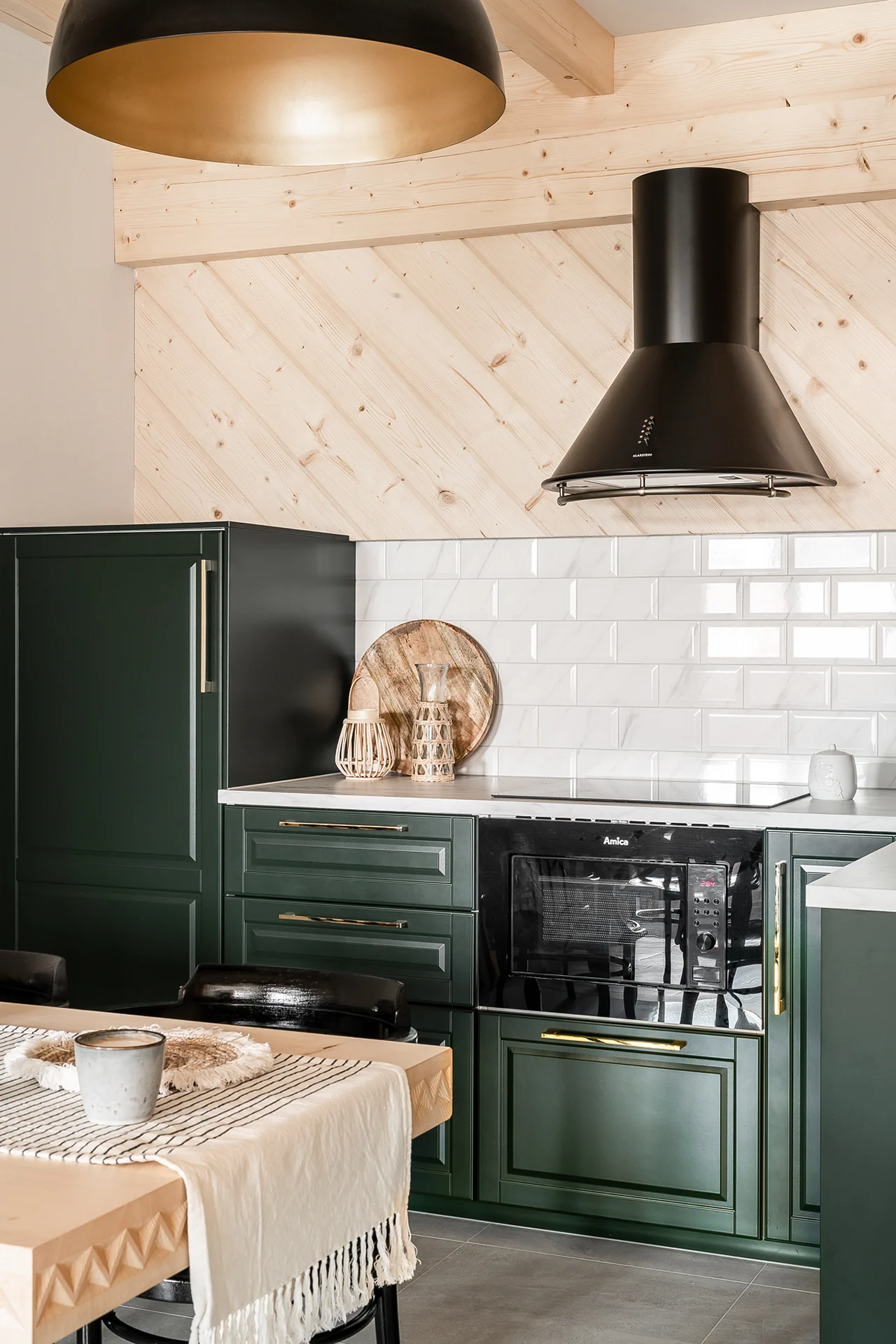 Nowoczesna kuchnia w apartamencie Biały Dunajec - Folkova 21